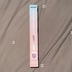 Peel-Off Lip Liner - Plumped!